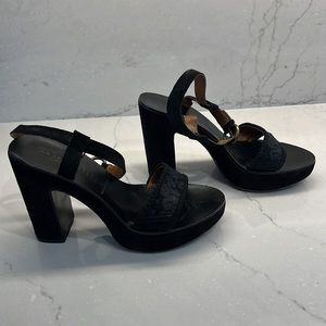 Vintage authentic Miu Miu platform black leather and suede shoes.